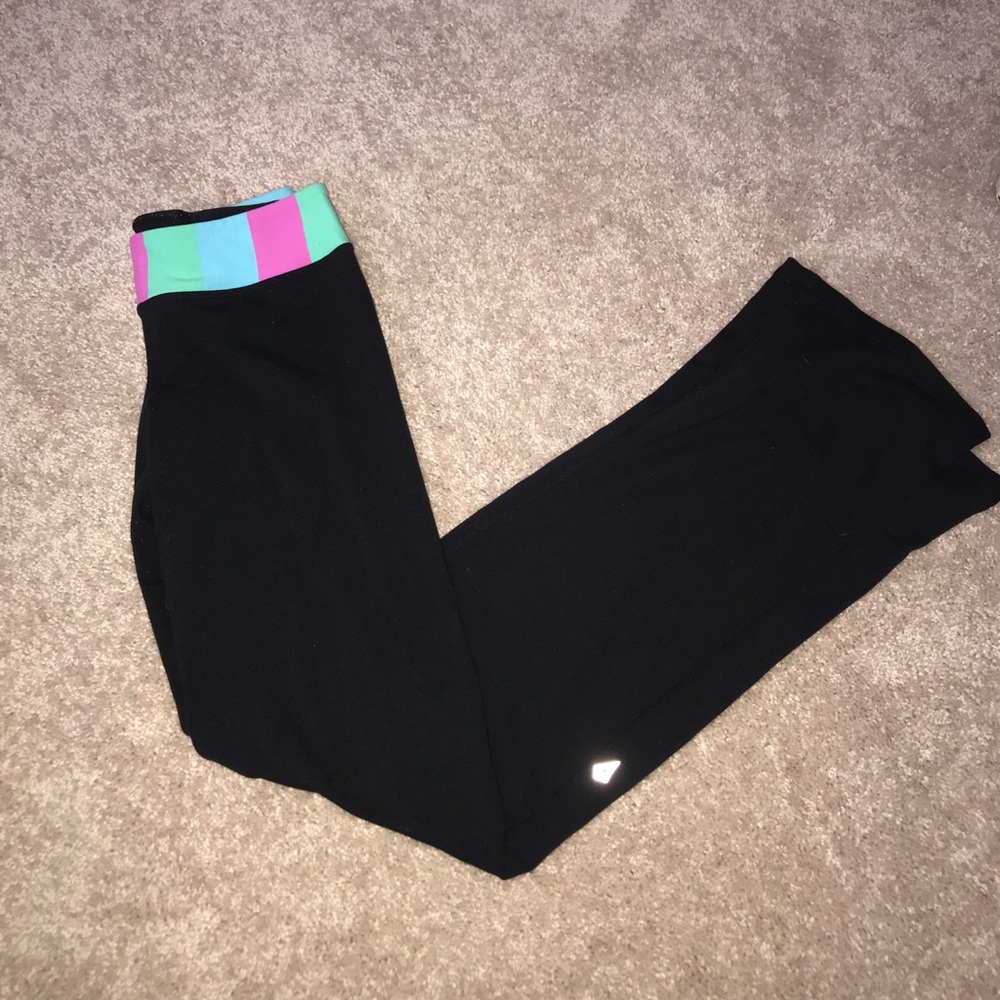 REVERSIBLE ATHLETA YOGA PANTS